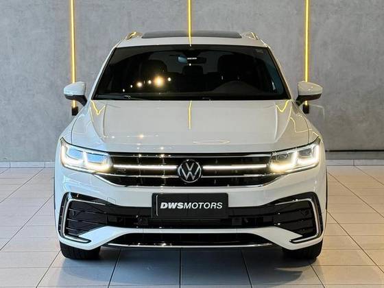 VOLKSWAGEN TIGUAN 2.0 300 TSI GASOLINA ALLSPACE R-LINE AUTOMÁTICO VOLKSWAGEN TIGUAN 2.0 300 TSI GASOLINA ALLSPACE R-LINE AUTOMÁTICO